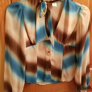 Neck tie v neck blouse